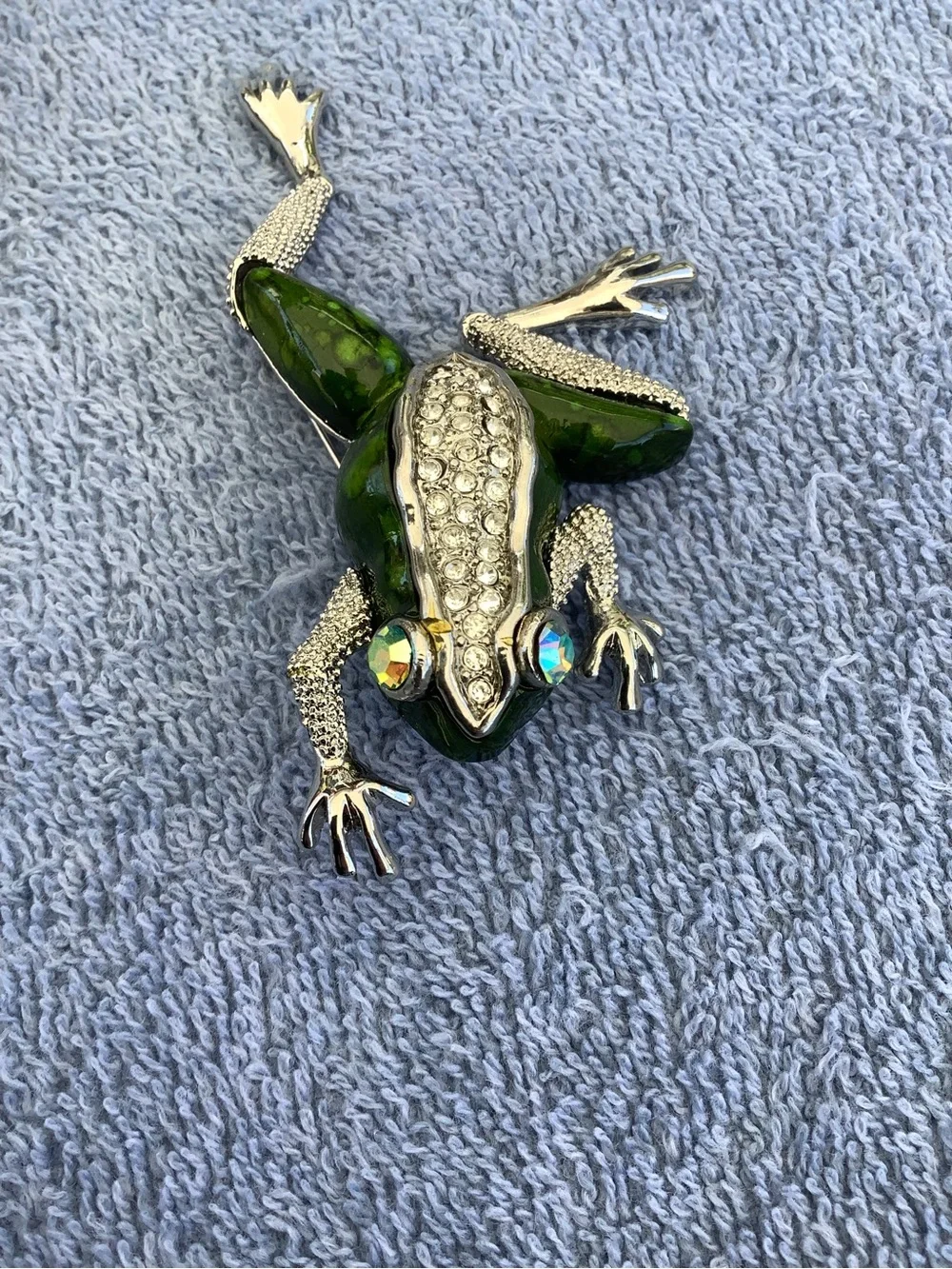 Green Crystal Accent Frog Figurine - Decorative brooch